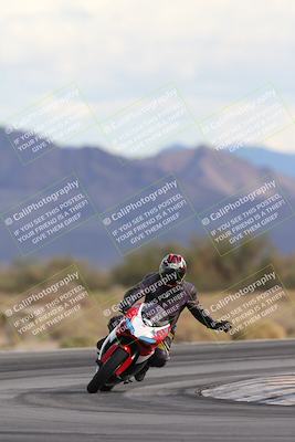 media/Nov-16-2025-Race Pace (Sun) [[8c5fa54630]]/Non Verified Riders (1st 20 Minutes)/5-Turn 15 (110pm)/